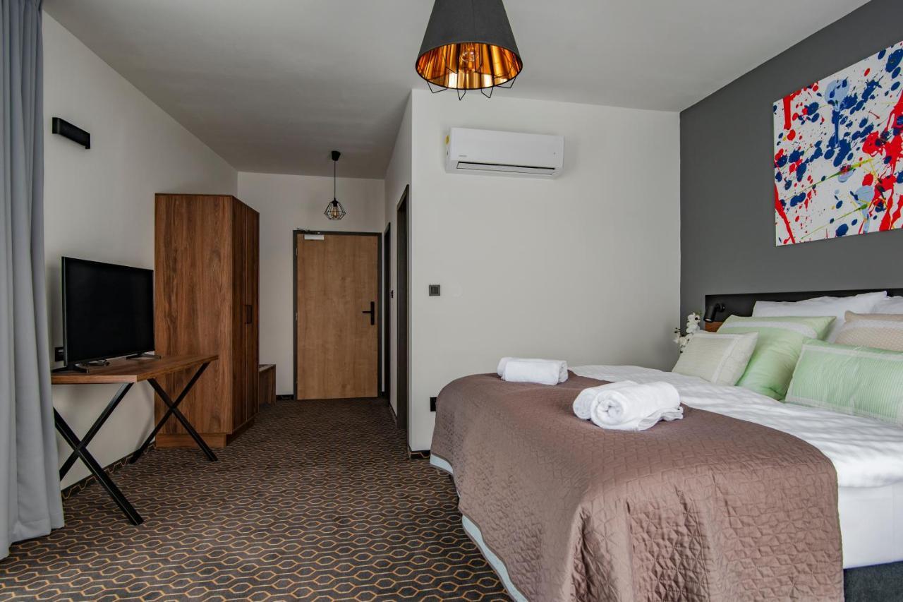 Hotel Mamut Poprad Buitenkant foto